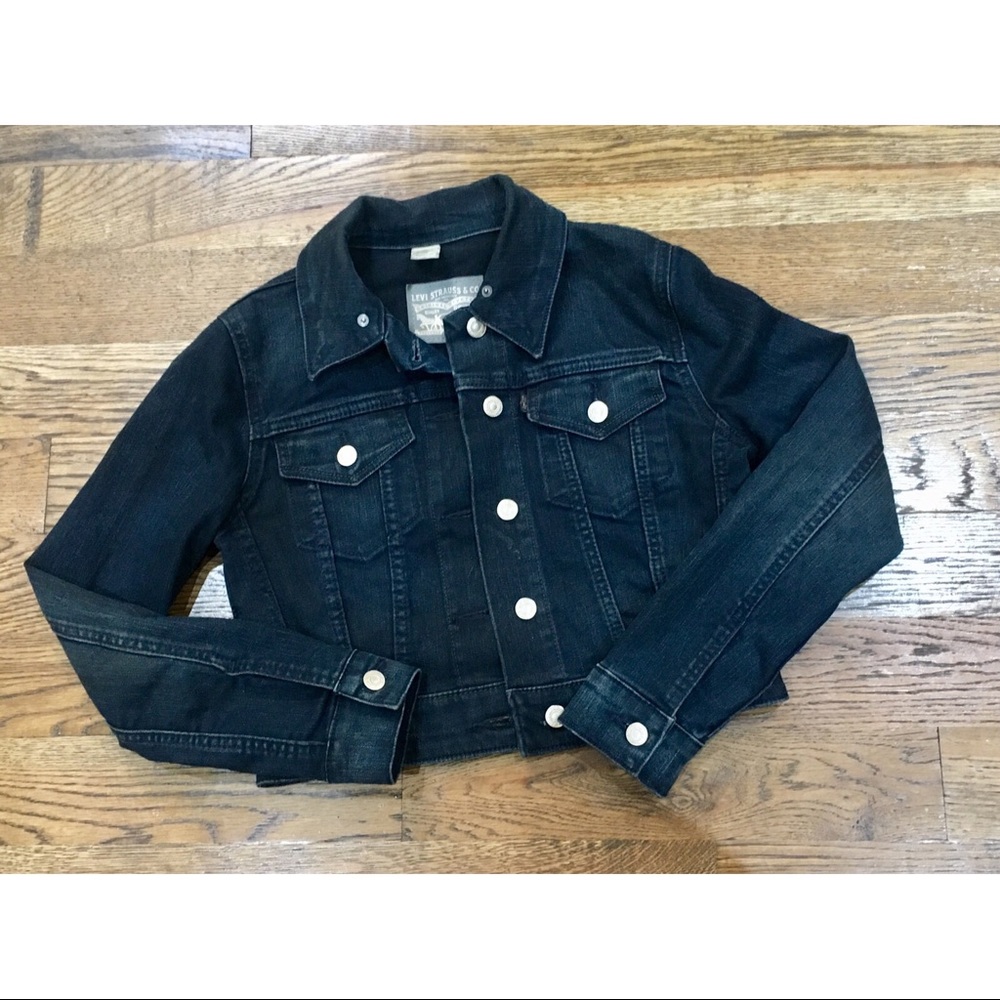 Levi’s dark wash fitted denim jacket size SM